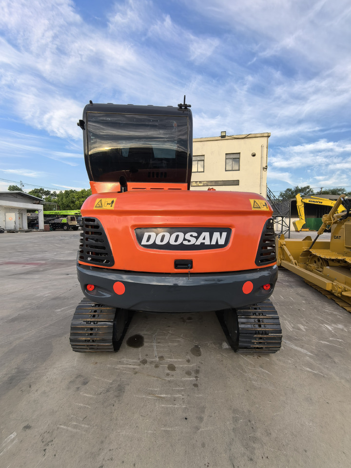 Doosan Dx60 Crawler Excavator - Vikšrinis ekskavatorius: foto 2 Doosan Dx60 Crawler Excavator - Vikšrinis ekskavatorius: foto 2