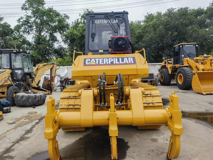 Good condition Used CAT D6G Bulldozers caterpillar used d6g bulldozer on hot sale in shanghai yard - Buldozeris: foto 2 Good condition Used CAT D6G Bulldozers caterpillar used d6g bulldozer on hot sale in shanghai yard - Buldozeris: foto 2