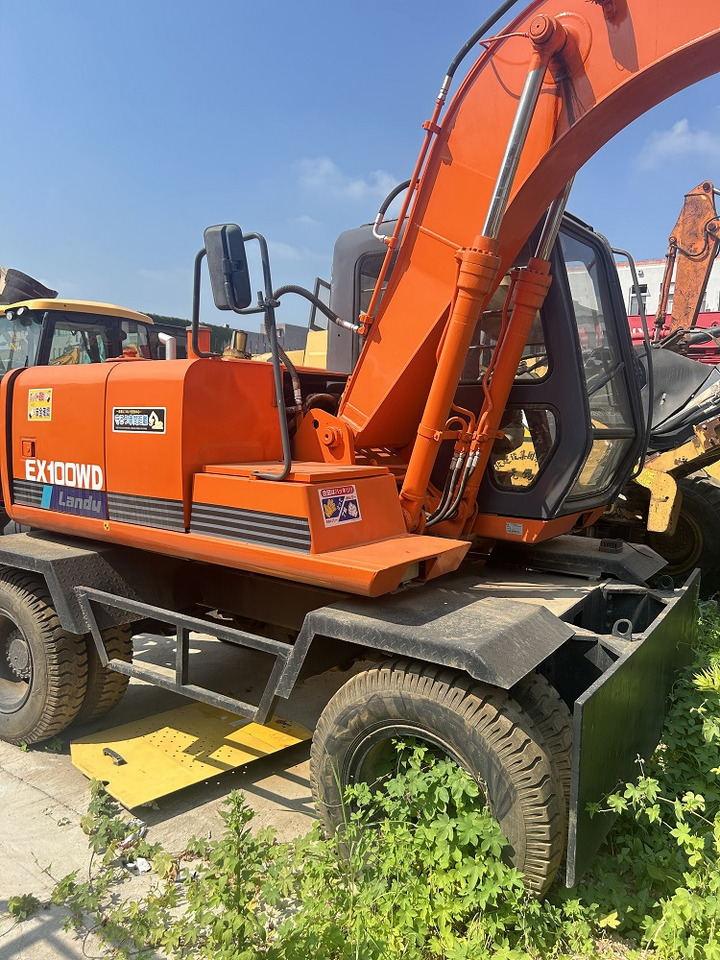 HITACHI Hitachi EX100WD wheel excavator - Ratinis ekskavatorius: foto 3 HITACHI Hitachi EX100WD wheel excavator - Ratinis ekskavatorius: foto 3