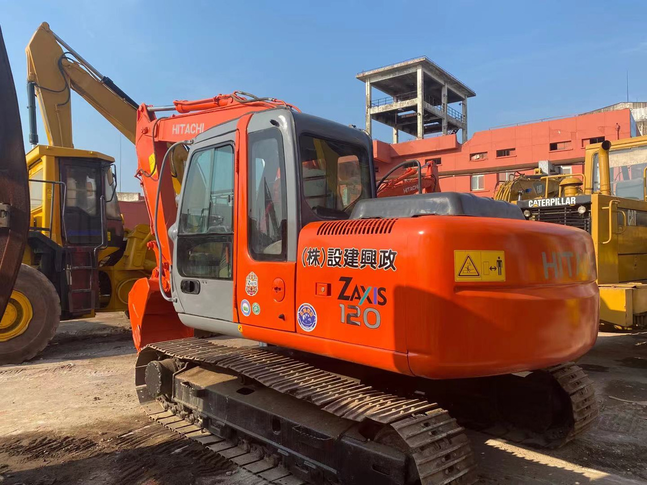 Hitachi ZX120-6 excavator - Vikšrinis ekskavatorius: foto 1 Hitachi ZX120-6 excavator - Vikšrinis ekskavatorius: foto 1