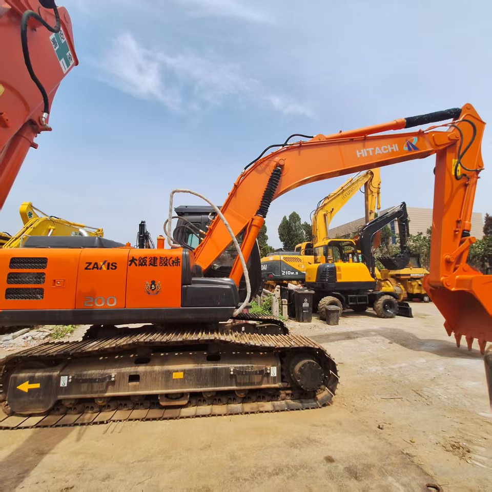 Hitachi ZX200 Excavator - Vikšrinis ekskavatorius: foto 1 Hitachi ZX200 Excavator - Vikšrinis ekskavatorius: foto 1