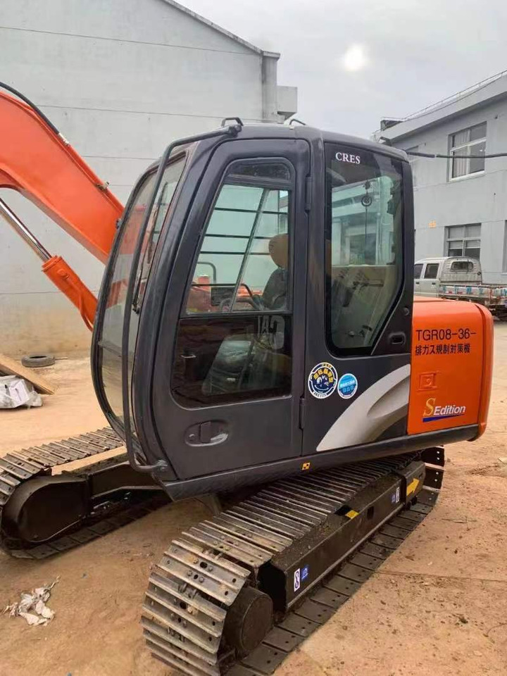 Hitachi ZX70 Excavator - Vikšrinis ekskavatorius: foto 1 Hitachi ZX70 Excavator - Vikšrinis ekskavatorius: foto 1