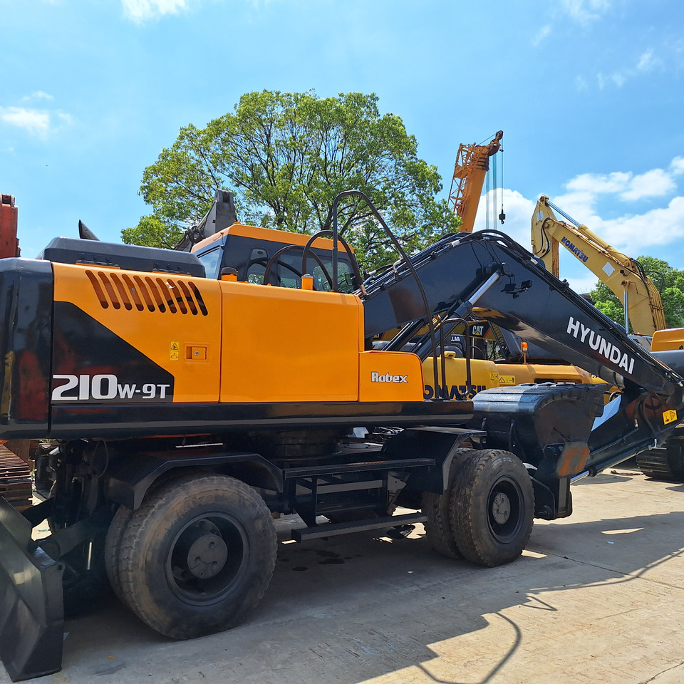 Hyundai 210w-9 wheel excavator - Ratinis ekskavatorius: foto 1 Hyundai 210w-9 wheel excavator - Ratinis ekskavatorius: foto 1