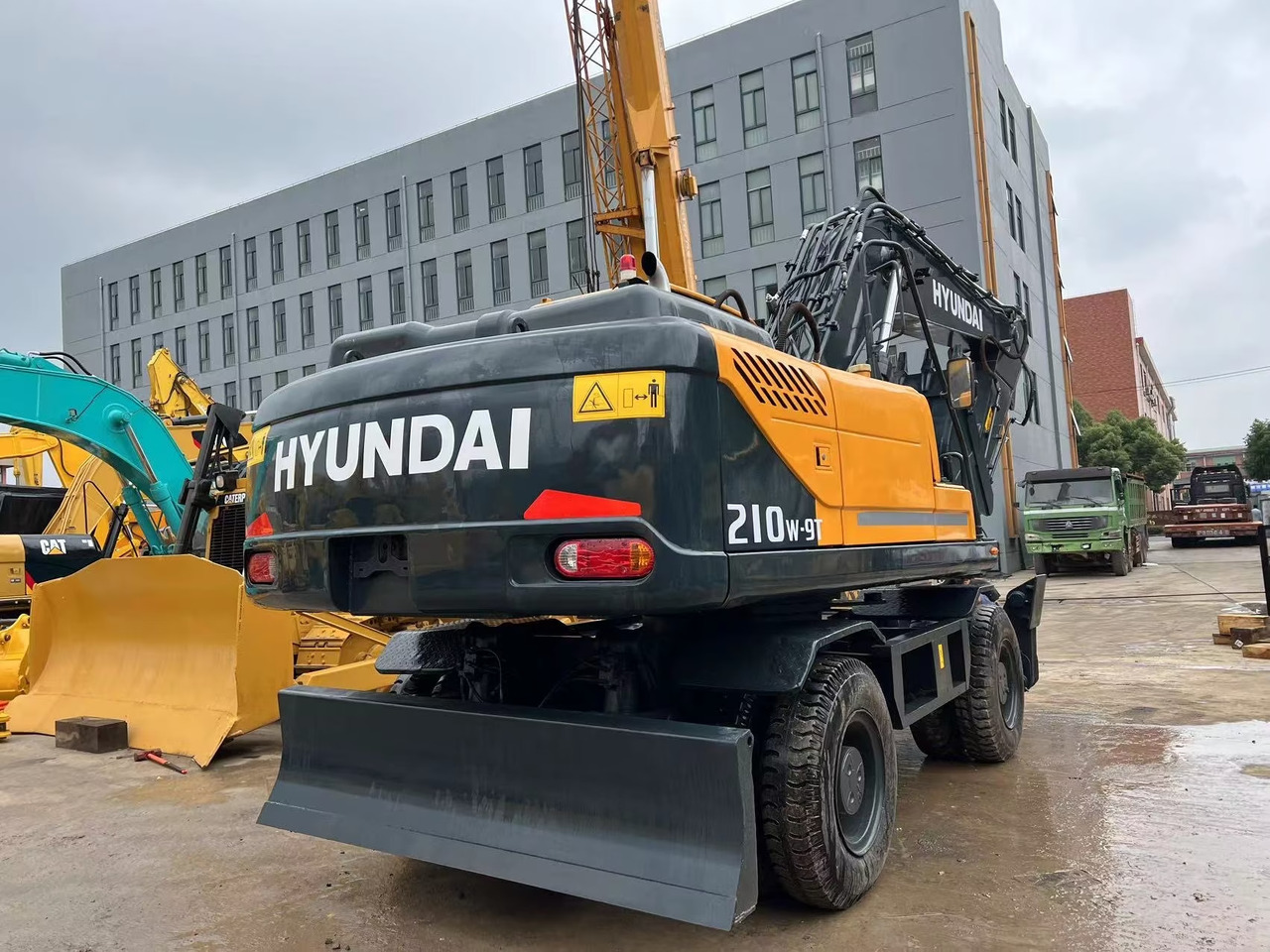 Hyundai 210w-9 wheel excavator - Ratinis ekskavatorius: foto 2 Hyundai 210w-9 wheel excavator - Ratinis ekskavatorius: foto 2