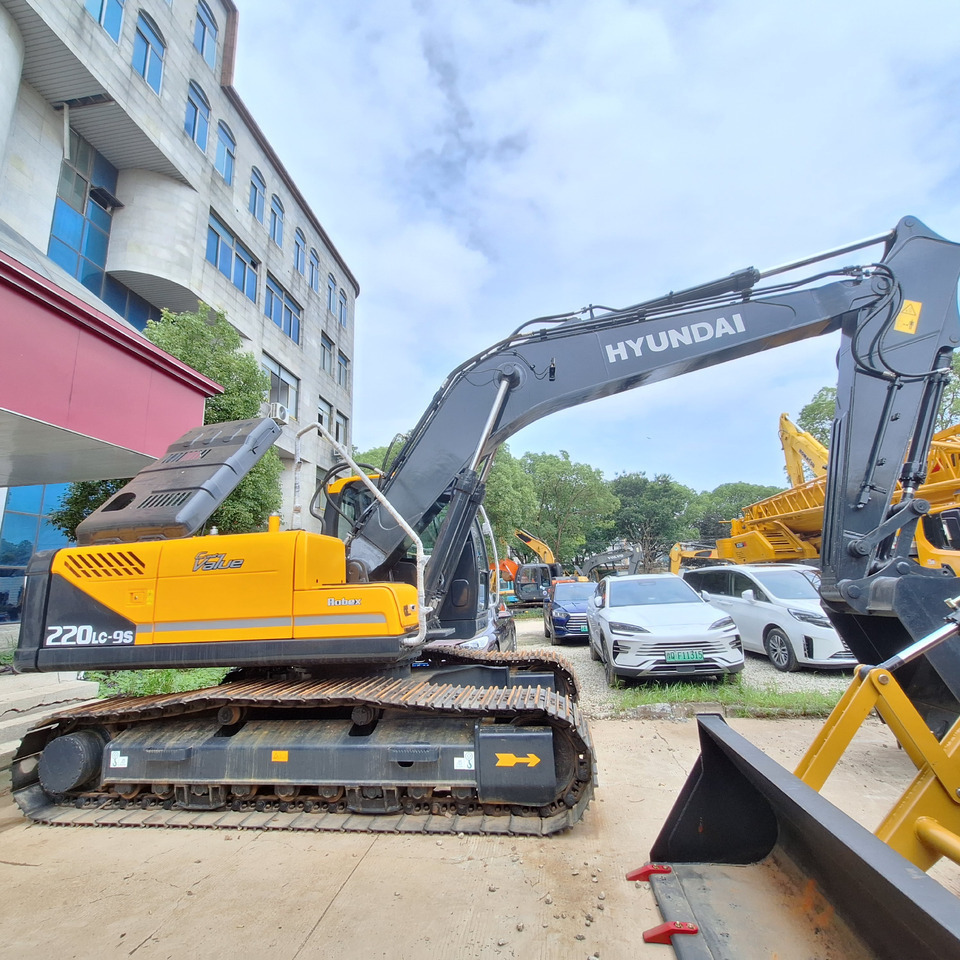 Hyundai 220LC-9S Excavator - Vikšrinis ekskavatorius: foto 3 Hyundai 220LC-9S Excavator - Vikšrinis ekskavatorius: foto 3