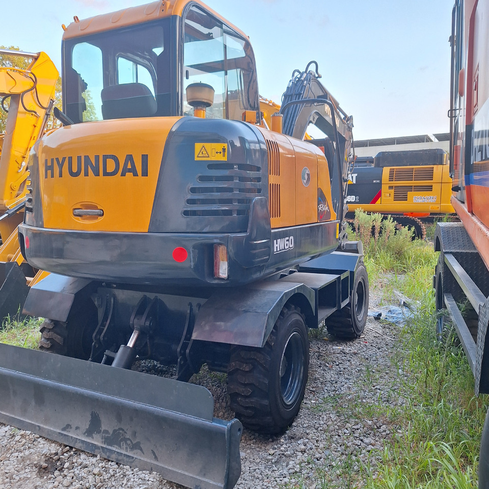 Hyundai HW60 excavator - Ratinis ekskavatorius: foto 4 Hyundai HW60 excavator - Ratinis ekskavatorius: foto 4