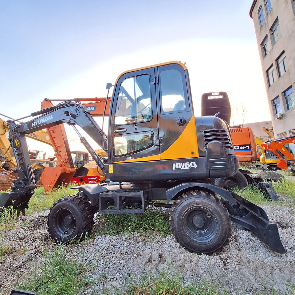 Hyundai HW60 excavator - Ratinis ekskavatorius: foto 5 Hyundai HW60 excavator - Ratinis ekskavatorius: foto 5