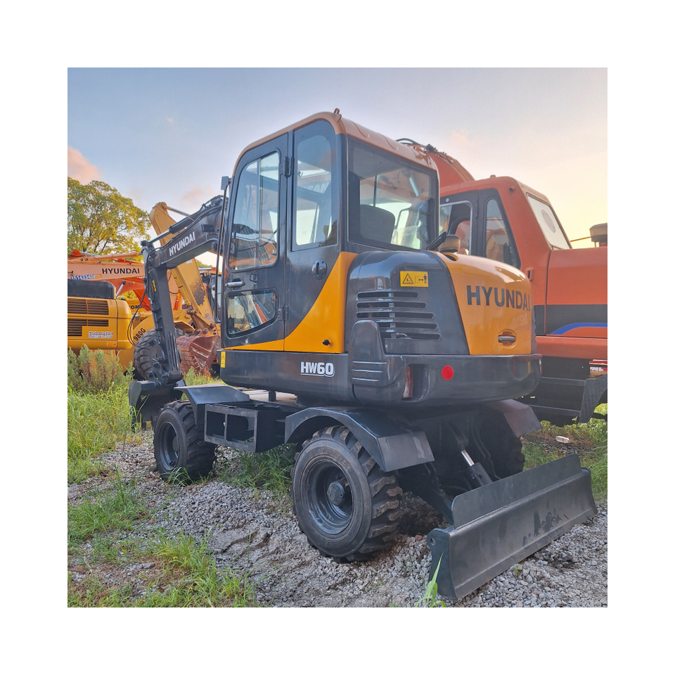 Hyundai HW60 excavator - Ratinis ekskavatorius: foto 3 Hyundai HW60 excavator - Ratinis ekskavatorius: foto 3