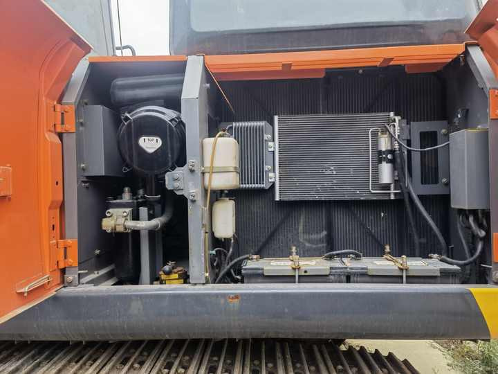 Japan second hand Hitachi ZX200-3 Excavator 20ton Hitachi ZX200 Excavator for sale - Ekskavatorius: foto 5 Japan second hand Hitachi ZX200-3 Excavator 20ton Hitachi ZX200 Excavator for sale - Ekskavatorius: foto 5
