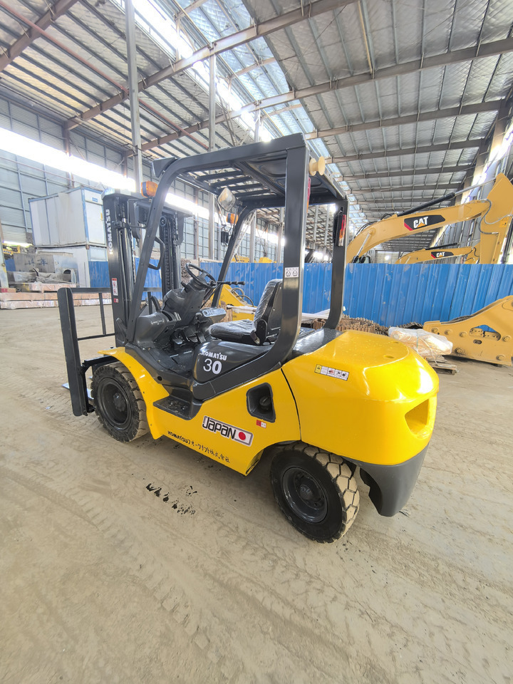 Komatsu FD30 Forklift - Dyzelinis krautuvas: foto 5 Komatsu FD30 Forklift - Dyzelinis krautuvas: foto 5
