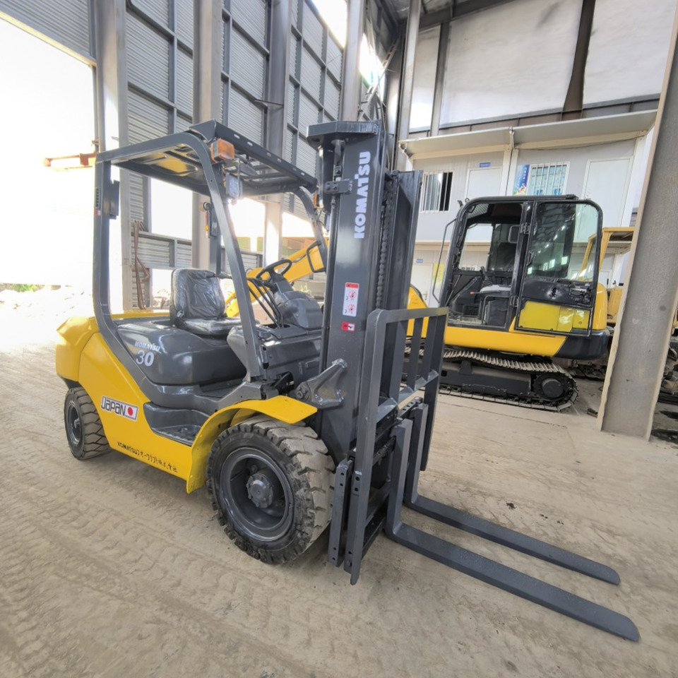Komatsu FD30 Forklift - Dyzelinis krautuvas: foto 3 Komatsu FD30 Forklift - Dyzelinis krautuvas: foto 3