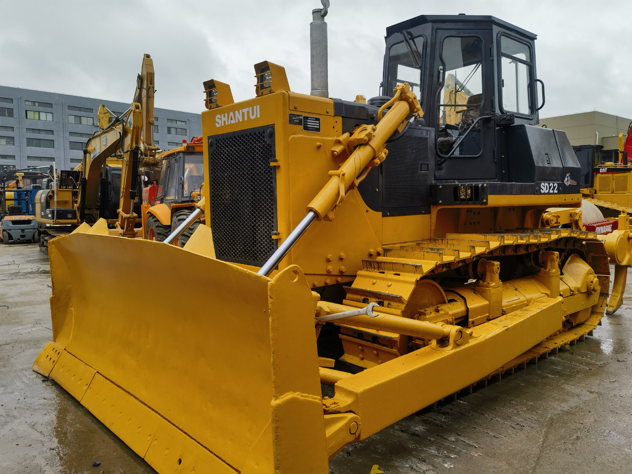 Shantui SD22 bulldozer - Buldozeris: foto 2 Shantui SD22 bulldozer - Buldozeris: foto 2