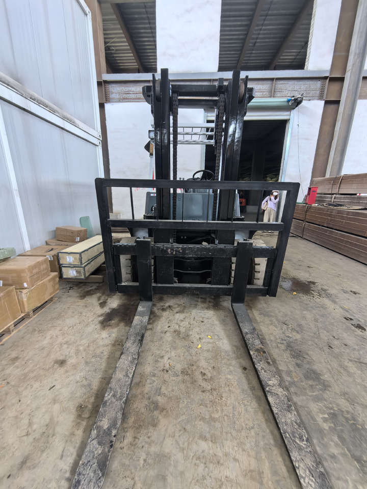 TCM FD70 Forklift - Dyzelinis krautuvas: foto 5 TCM FD70 Forklift - Dyzelinis krautuvas: foto 5