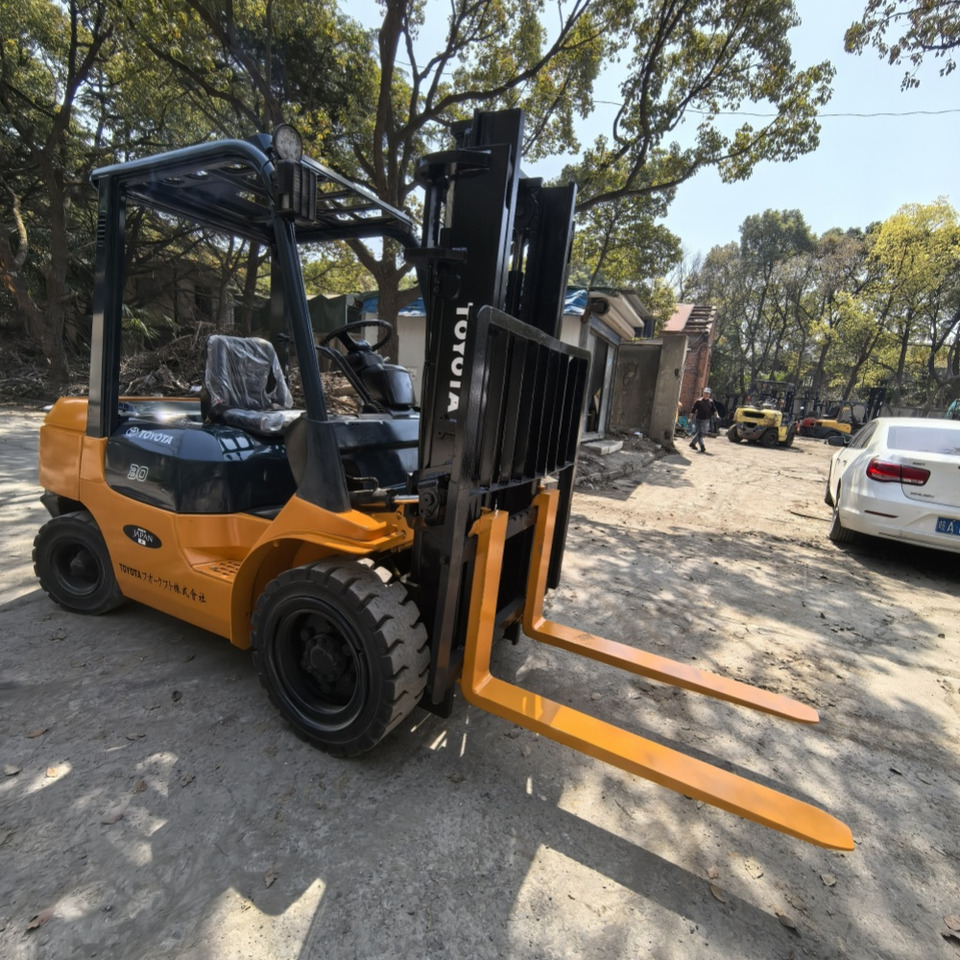 Toyota FD30 Forklift - Dyzelinis krautuvas: foto 5 Toyota FD30 Forklift - Dyzelinis krautuvas: foto 5