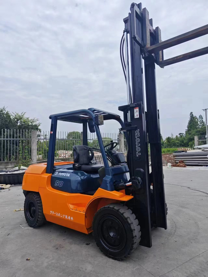 Used Toyota FD50 Diesel forklift - Dyzelinis krautuvas: foto 3 Used Toyota FD50 Diesel forklift - Dyzelinis krautuvas: foto 3