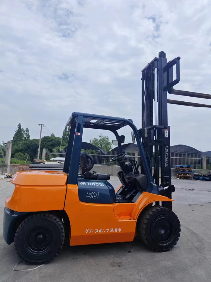 Used Toyota FD50 Diesel forklift - Dyzelinis krautuvas: foto 1 Used Toyota FD50 Diesel forklift - Dyzelinis krautuvas: foto 1