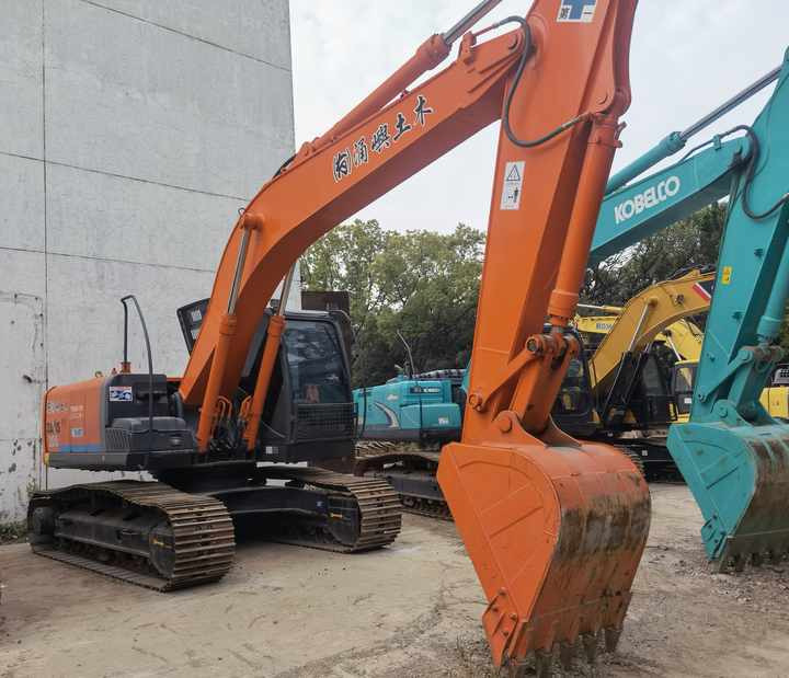 Used excavator Hitachi 20 ton original Japan Hitachi ZX200-3 ZX200-5G EX200-5 ZX240 Excavator FOR SALE - Ekskavatorius: foto 5 Used excavator Hitachi 20 ton original Japan Hitachi ZX200-3 ZX200-5G EX200-5 ZX240 Excavator FOR SALE - Ekskavatorius: foto 5