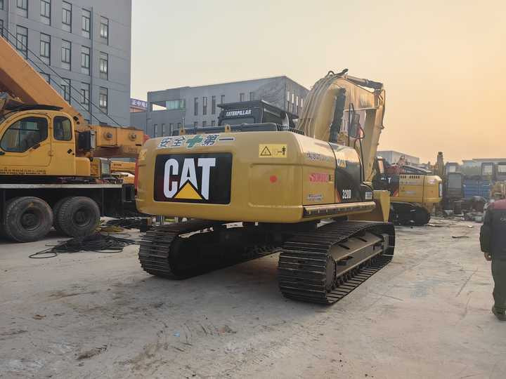 Used excavator cat320 Japan brand Used CAT 320 Excavator Caterpillar 320D Crawler Excavator CAT320 used digger for sale - Vikšrinis ekskavatorius: foto 2 Used excavator cat320 Japan brand Used CAT 320 Excavator Caterpillar 320D Crawler Excavator CAT320 used digger for sale - Vikšrinis ekskavatorius: foto 2
