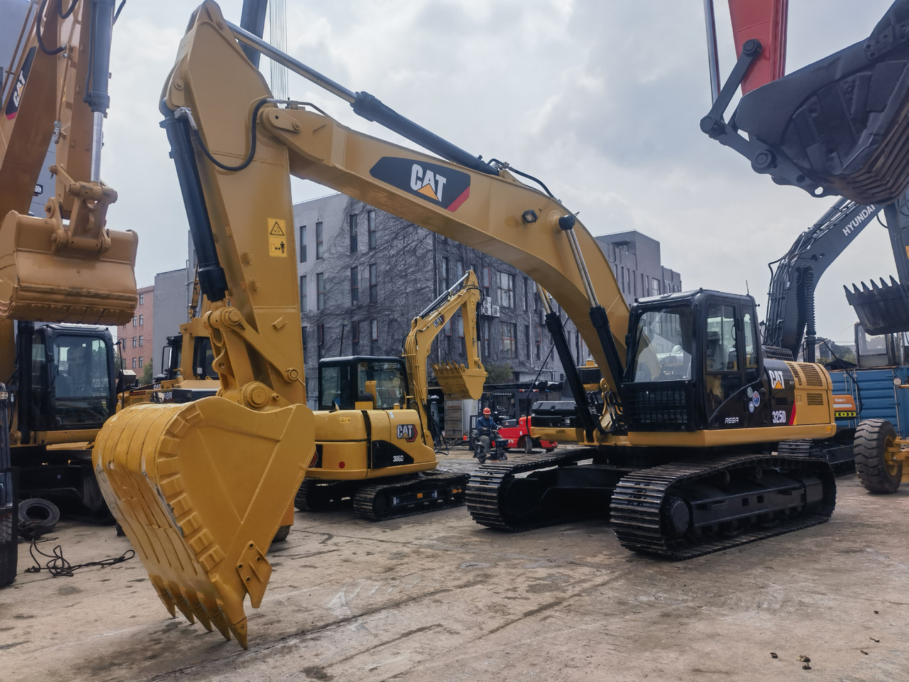 Excavators cat325d - Vikšrinis ekskavatorius: foto 5 Excavators cat325d - Vikšrinis ekskavatorius: foto 5