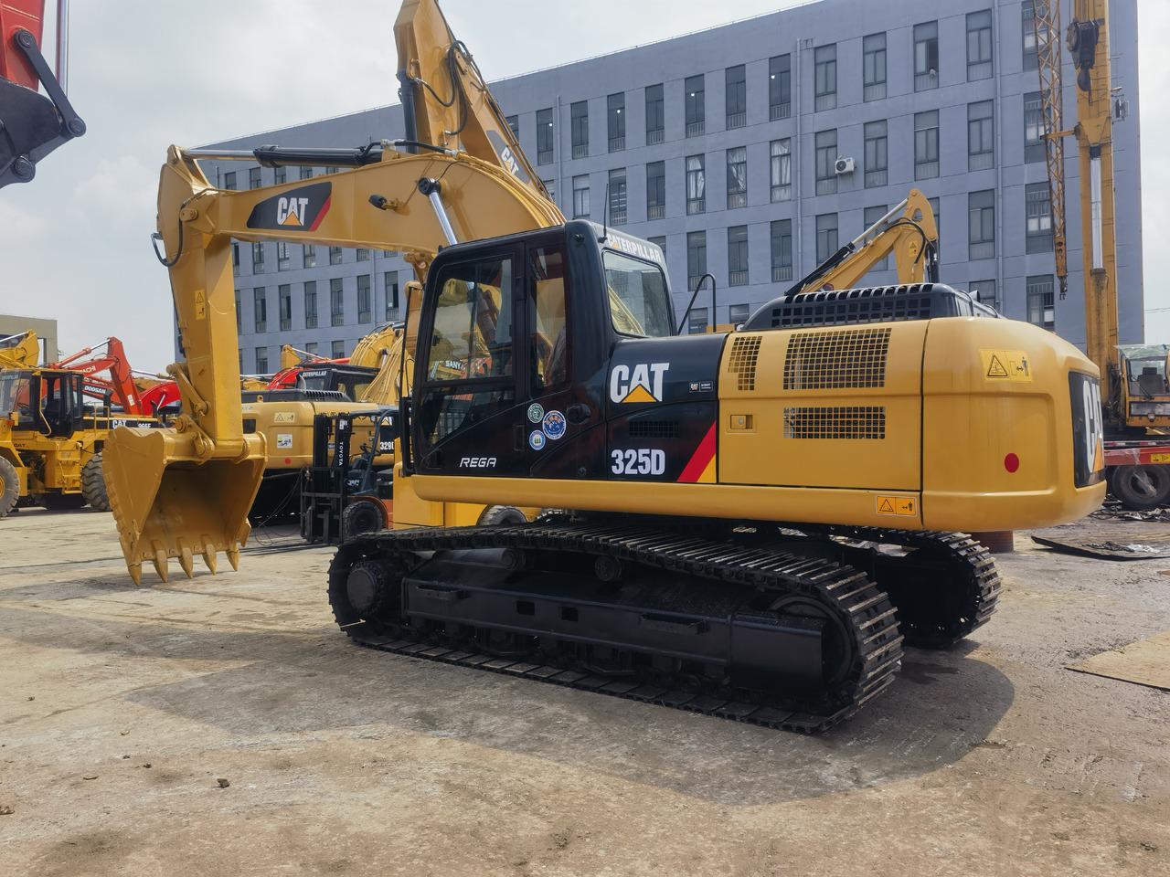 Excavators cat325d - Vikšrinis ekskavatorius: foto 5 Excavators cat325d - Vikšrinis ekskavatorius: foto 5