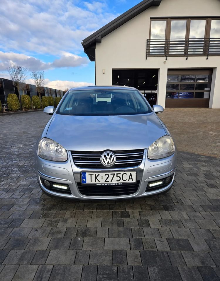 Volkswagen Jetta 2.0 TDI Sportline - Sedanas: foto 1 Volkswagen Jetta 2.0 TDI Sportline - Sedanas: foto 1