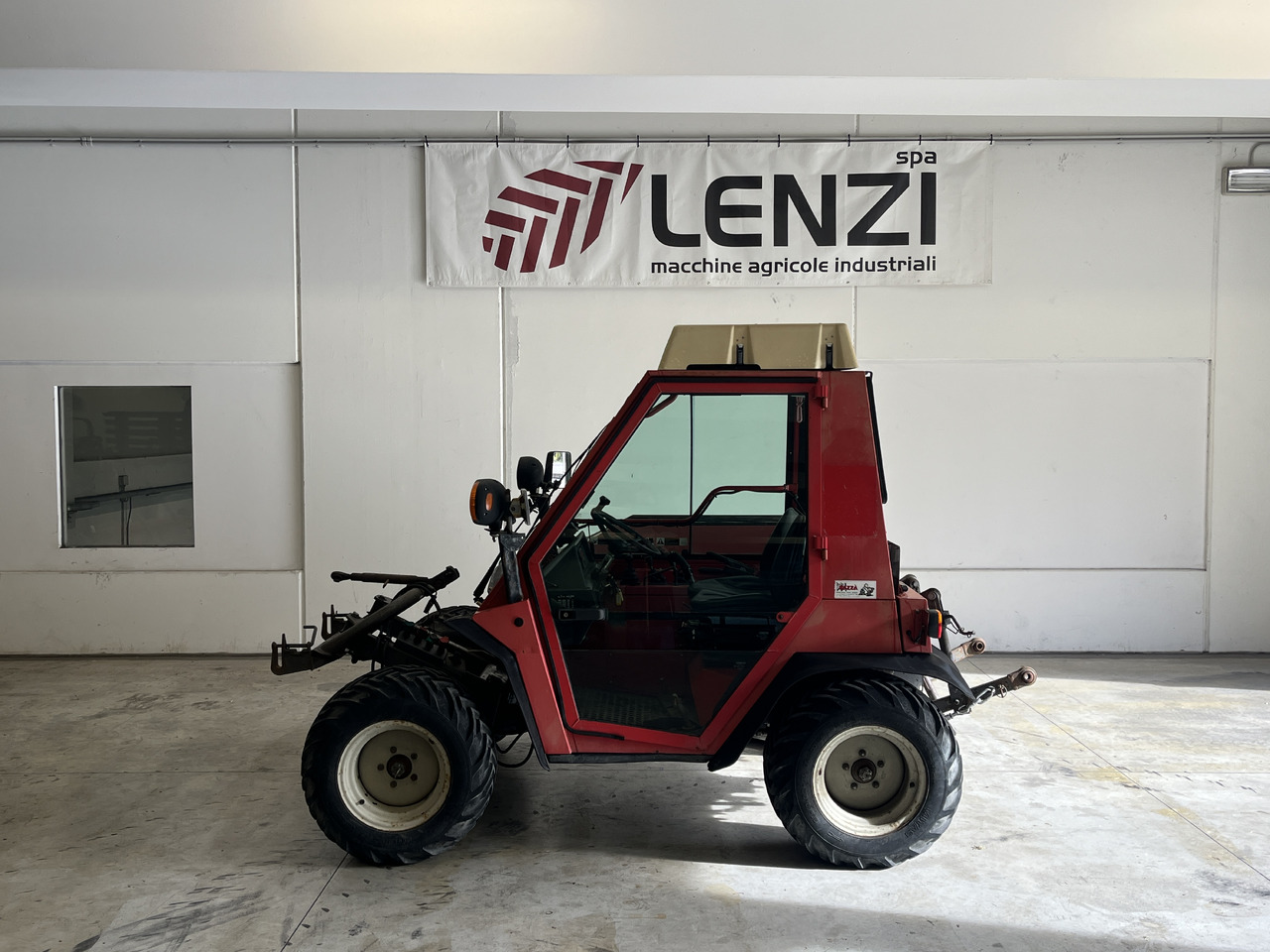 AEBI TT 70 S - Traktorius: foto 1 AEBI TT 70 S - Traktorius: foto 1