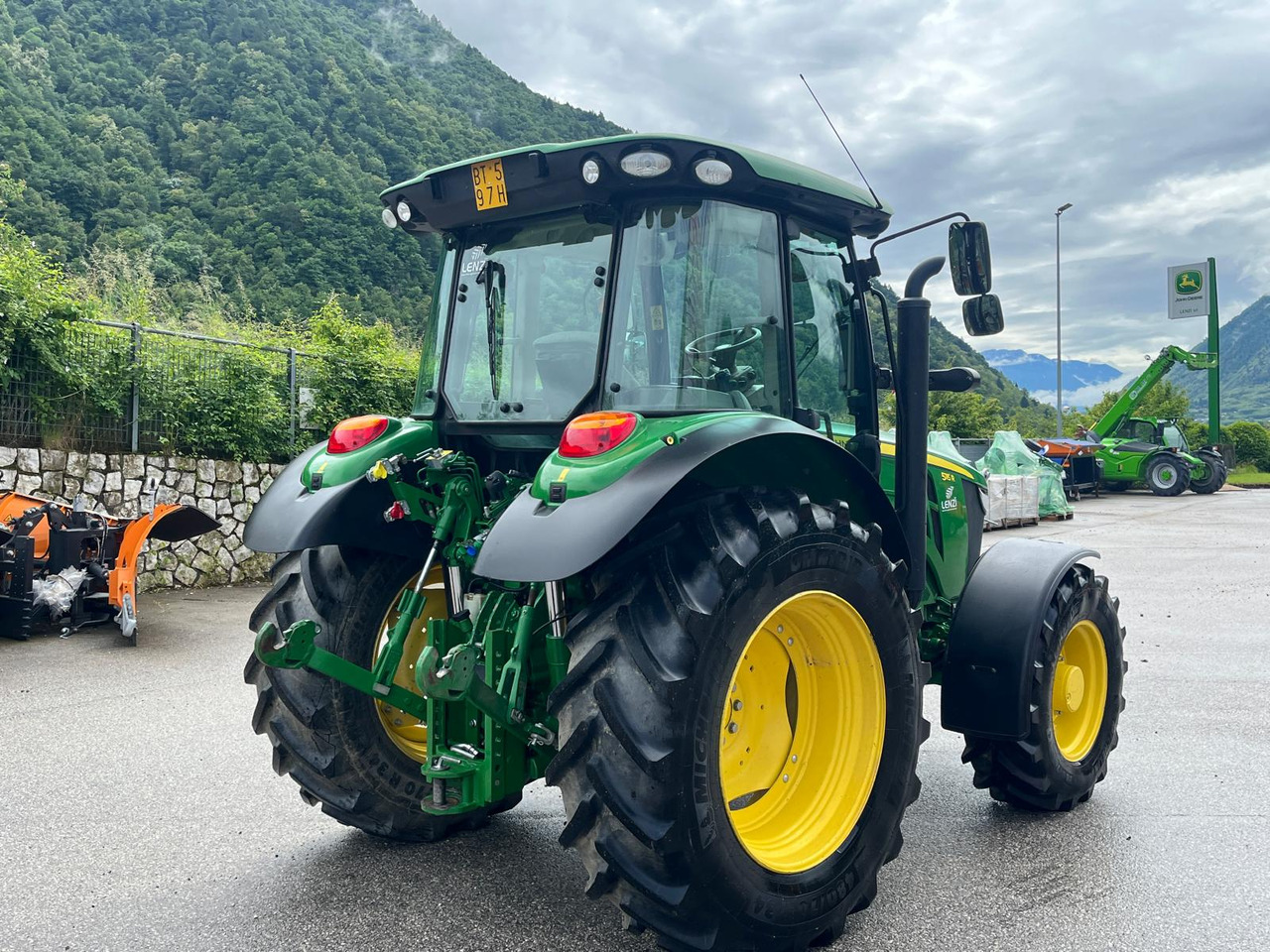 Traktorius JOHN DEERE 5115R: foto 8