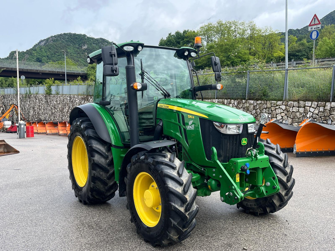 Traktorius JOHN DEERE 5115R: foto 6