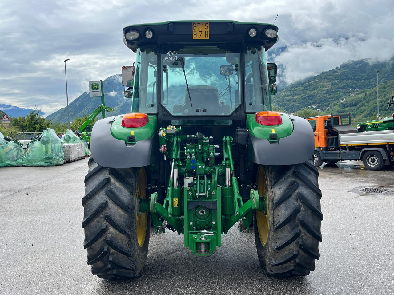 Traktorius JOHN DEERE 5115R: foto 9