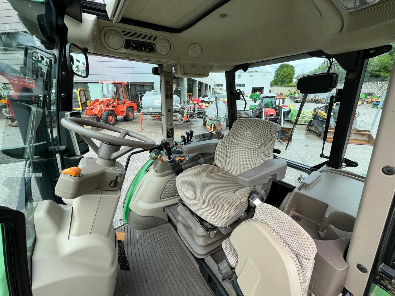 Traktorius JOHN DEERE 5115R: foto 13