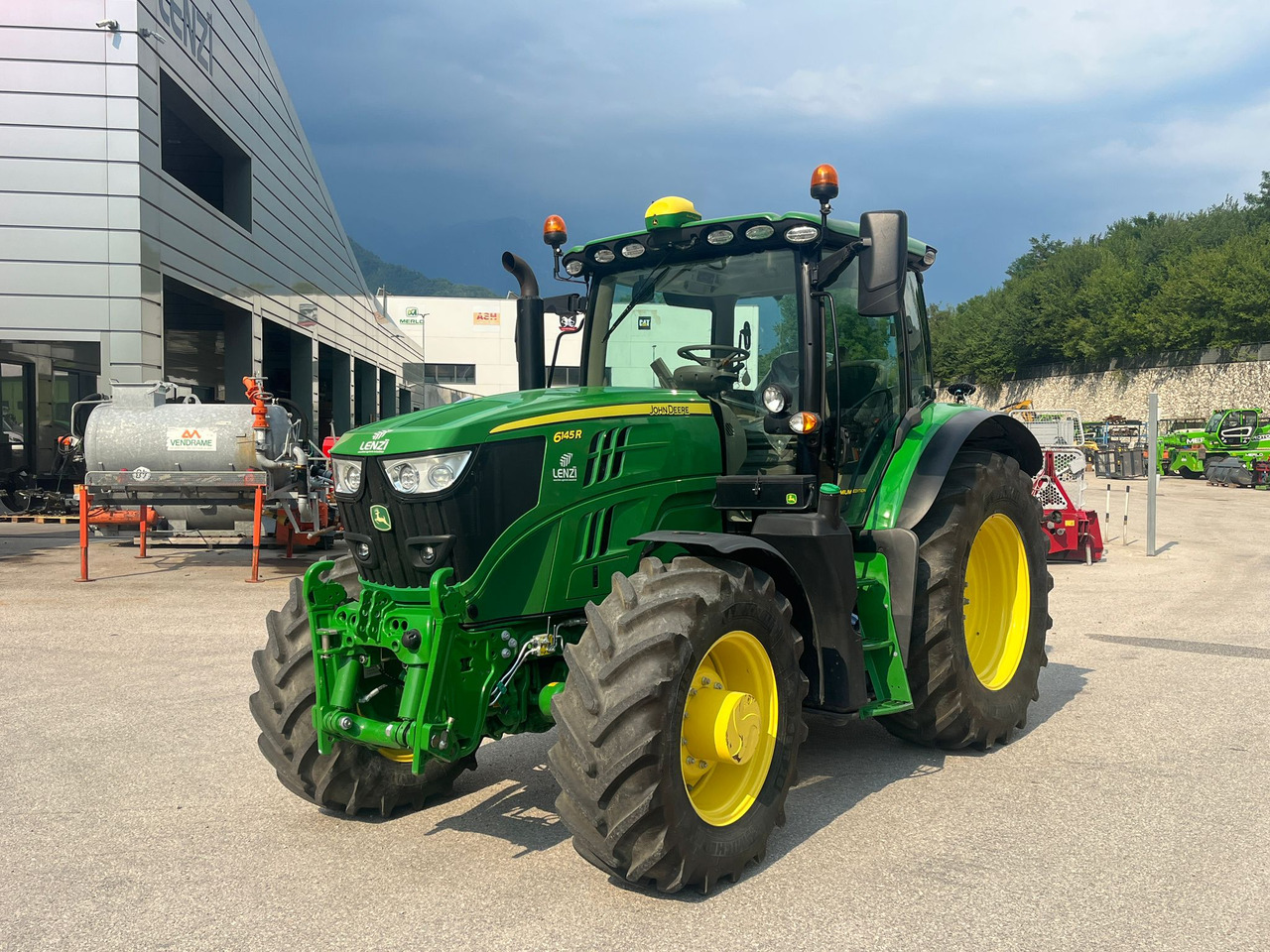 JOHN DEERE 6145 R - Traktorius: foto 2 JOHN DEERE 6145 R - Traktorius: foto 2