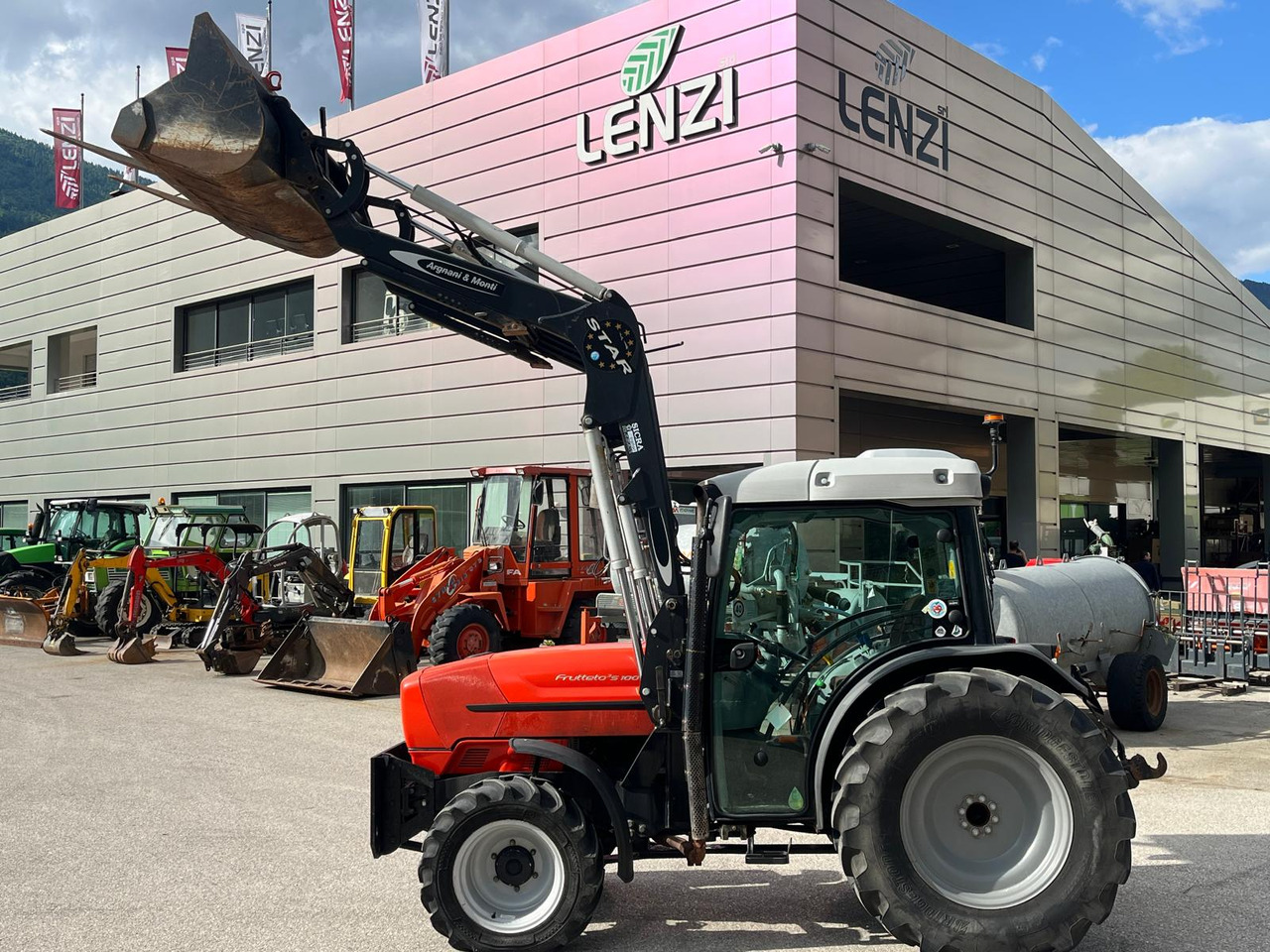 SAME FRUTTETO S 100 – CARICATORE - Traktorius: foto 2 SAME FRUTTETO S 100 – CARICATORE - Traktorius: foto 2