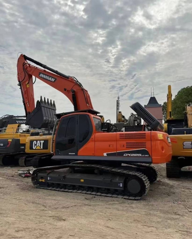 Doosan 225 DX - Vikšrinis ekskavatorius: foto 1 Doosan 225 DX - Vikšrinis ekskavatorius: foto 1
