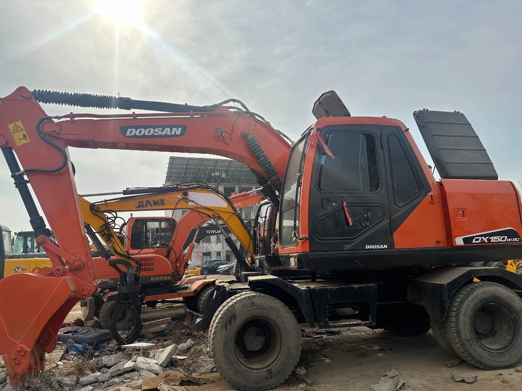Doosan DH 150 W-7 - Ratinis ekskavatorius: foto 5 Doosan DH 150 W-7 - Ratinis ekskavatorius: foto 5