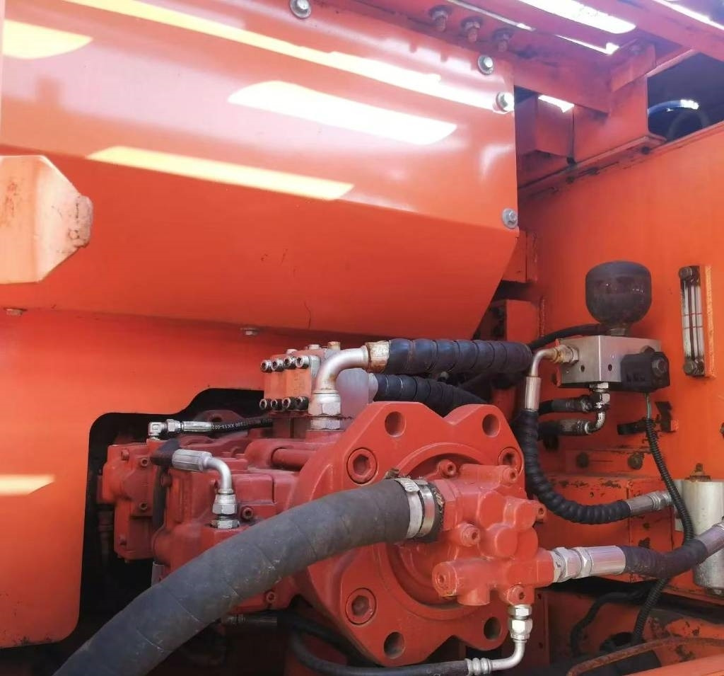 Doosan DH 220 - Vikšrinis ekskavatorius: foto 5 Doosan DH 220 - Vikšrinis ekskavatorius: foto 5