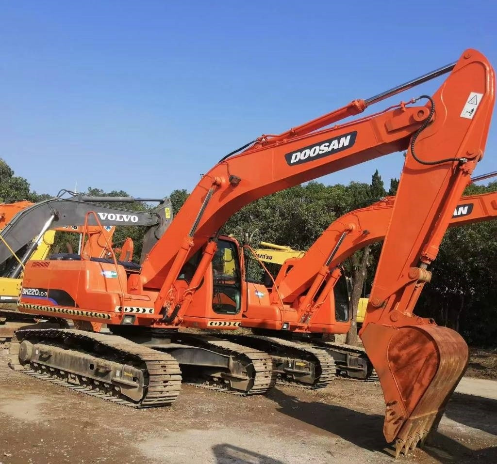 Doosan DH 220 - Vikšrinis ekskavatorius: foto 1 Doosan DH 220 - Vikšrinis ekskavatorius: foto 1