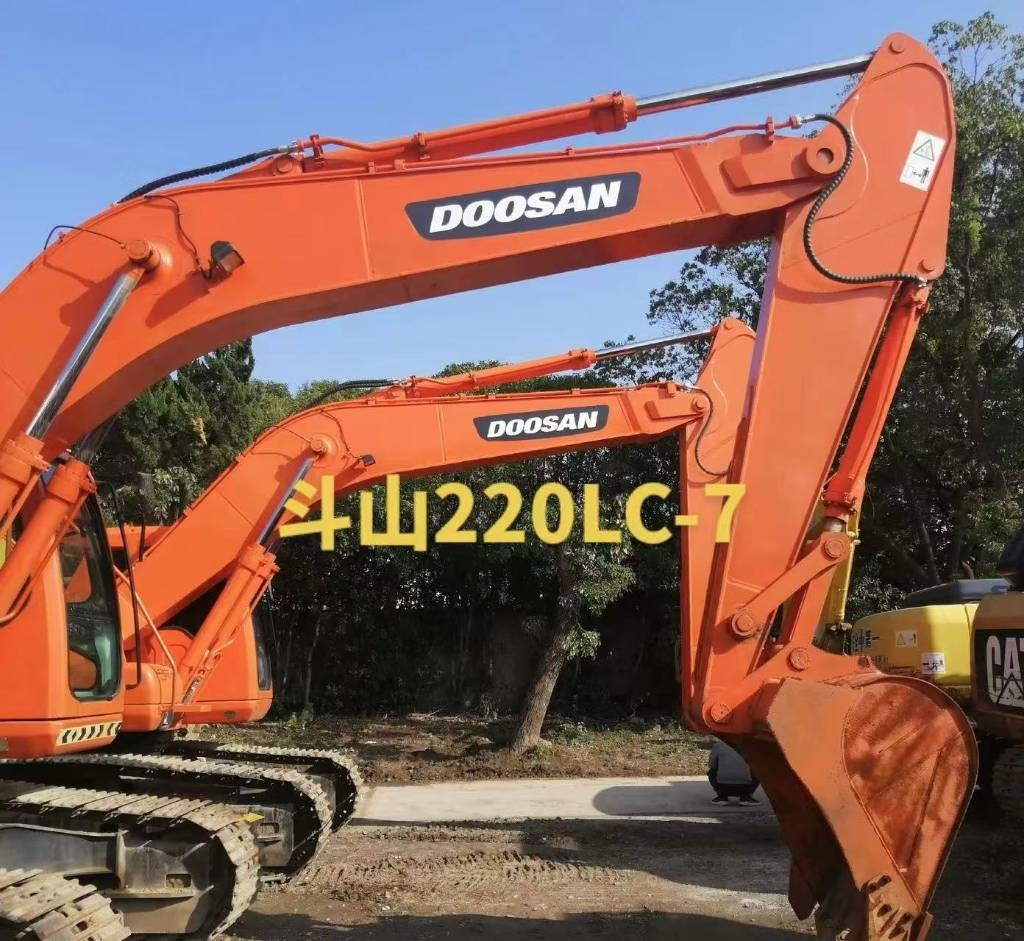 Doosan DH 220 - Vikšrinis ekskavatorius: foto 3 Doosan DH 220 - Vikšrinis ekskavatorius: foto 3
