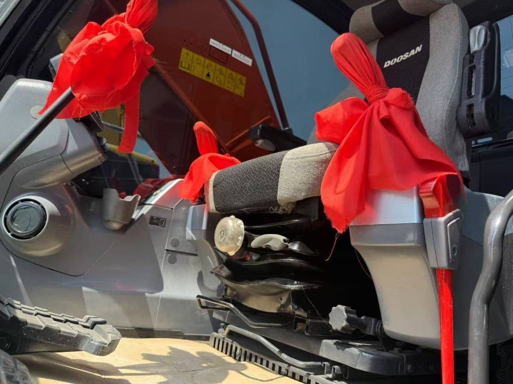 Doosan DX 340 - Vikšrinis ekskavatorius: foto 5 Doosan DX 340 - Vikšrinis ekskavatorius: foto 5