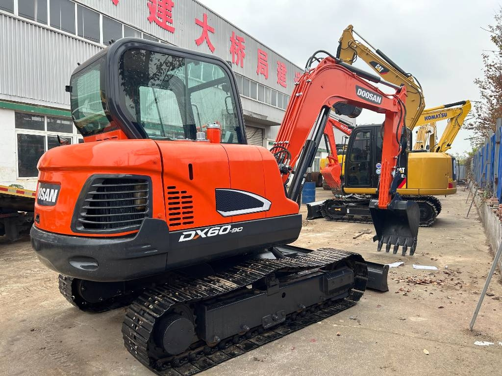Doosan DX 60  - Vikšrinis ekskavatorius: foto 1 Doosan DX 60  - Vikšrinis ekskavatorius: foto 1