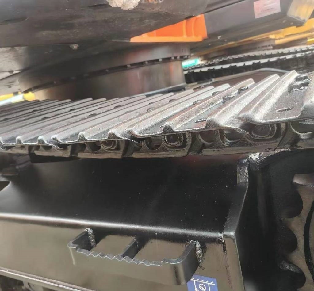 Vikšrinis ekskavatorius Hitachi 135US: foto 7