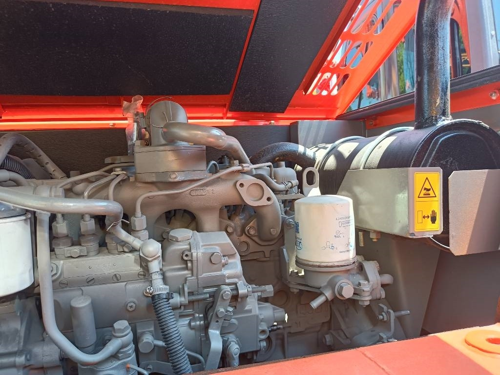 Vikšrinis ekskavatorius Hitachi 60: foto 7