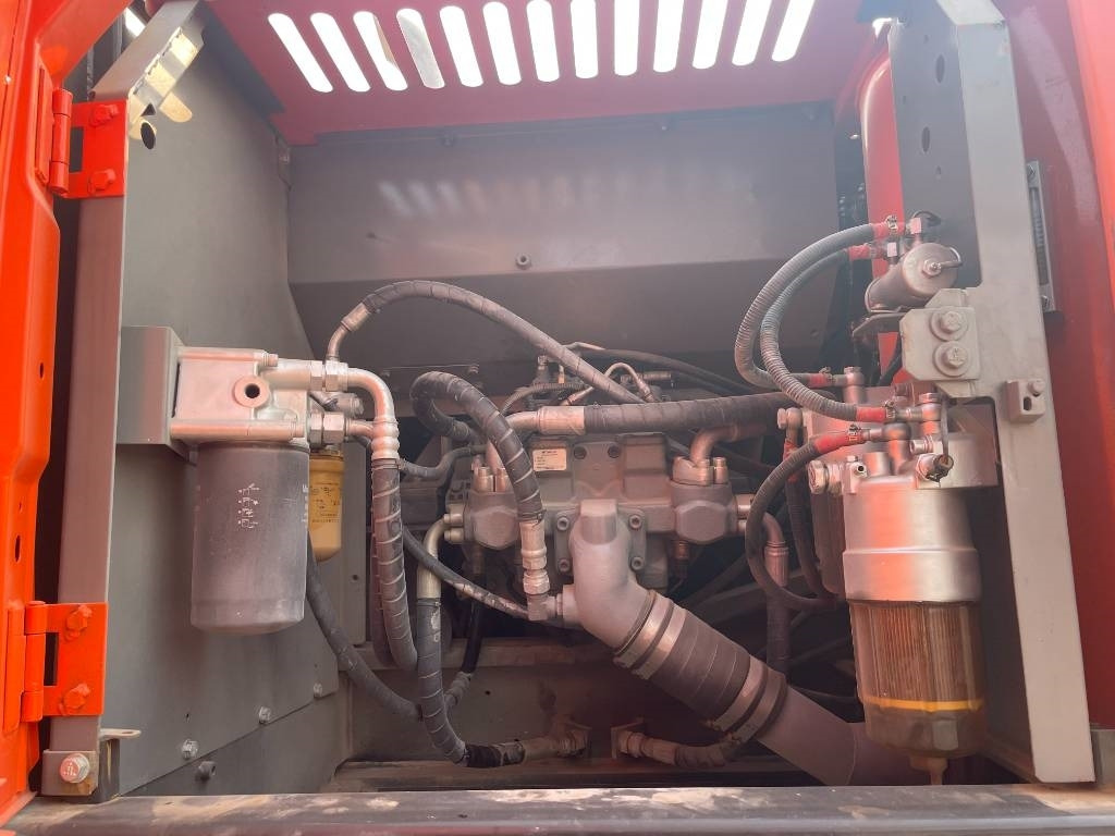 Hitachi ZX 240 - Vikšrinis ekskavatorius: foto 2 Hitachi ZX 240 - Vikšrinis ekskavatorius: foto 2