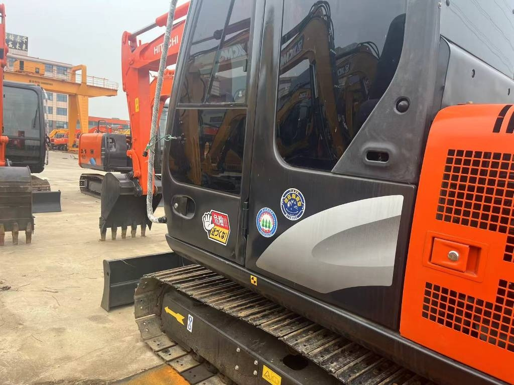 Hitachi ZX 60 - Mini ekskavatorius: foto 1 Hitachi ZX 60 - Mini ekskavatorius: foto 1