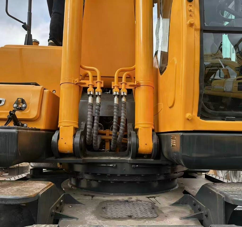 Ratinis ekskavatorius Hyundai 210W -9: foto 7 Ratinis ekskavatorius Hyundai 210W -9: foto 7