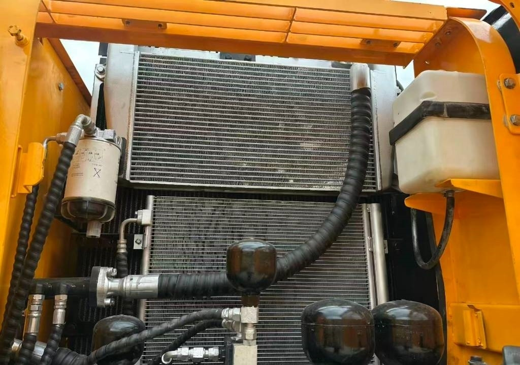 Hyundai 210W -9 - Ratinis ekskavatorius: foto 4 Hyundai 210W -9 - Ratinis ekskavatorius: foto 4