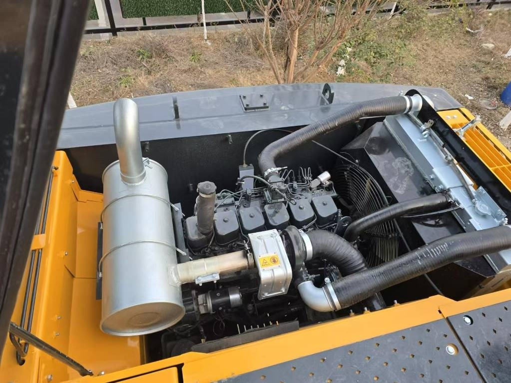 Hyundai 220 - Vikšrinis ekskavatorius: foto 4 Hyundai 220 - Vikšrinis ekskavatorius: foto 4