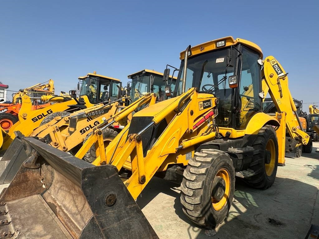 JCB 3 CX - Ekskavatorius-krautuvas: foto 1 JCB 3 CX - Ekskavatorius-krautuvas: foto 1