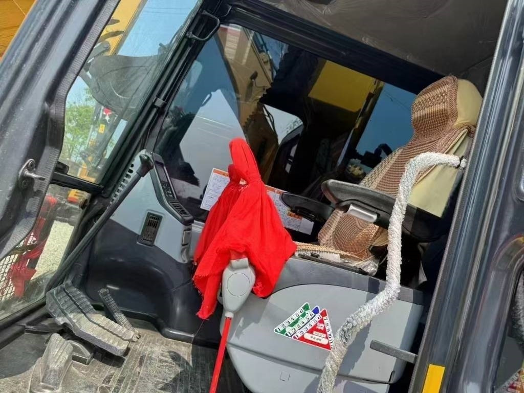 Komatsu PC 130 - Vikšrinis ekskavatorius: foto 4 Komatsu PC 130 - Vikšrinis ekskavatorius: foto 4