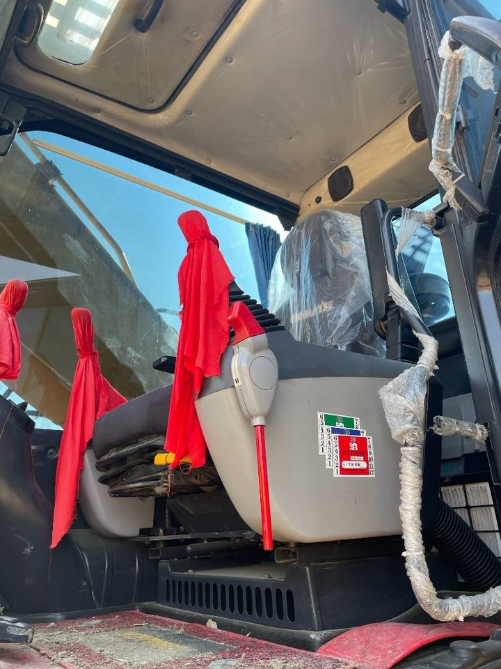 Komatsu PC 210 - Vikšrinis ekskavatorius: foto 2 Komatsu PC 210 - Vikšrinis ekskavatorius: foto 2