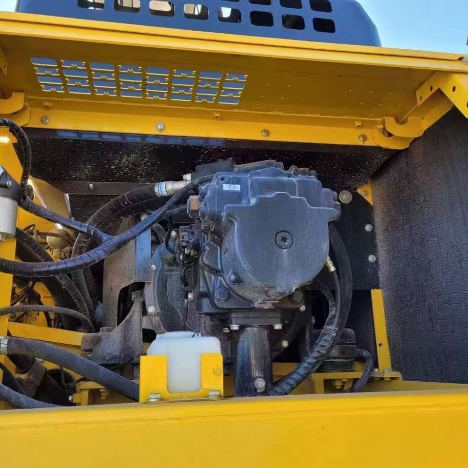 Komatsu PC 450  - Vikšrinis ekskavatorius: foto 3 Komatsu PC 450  - Vikšrinis ekskavatorius: foto 3